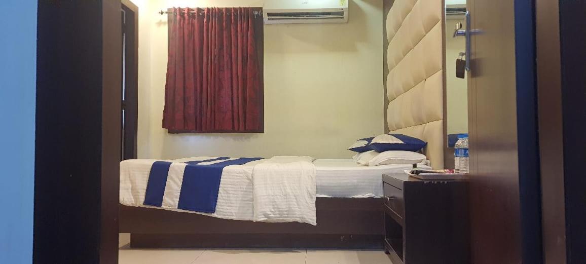 Hotel Presidency Inn Calcutta Exteriör bild